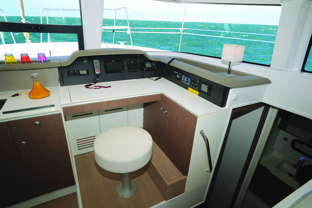 Bali Catamarans 4.1 Iris
