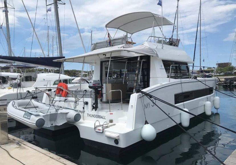 Fountaine Pajot 37 Thunderball