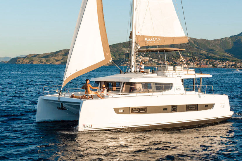 Bali Catamarans 4.8  Luna