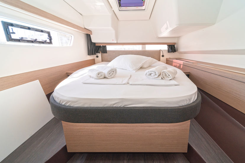 Fountaine Pajot 40 First Step