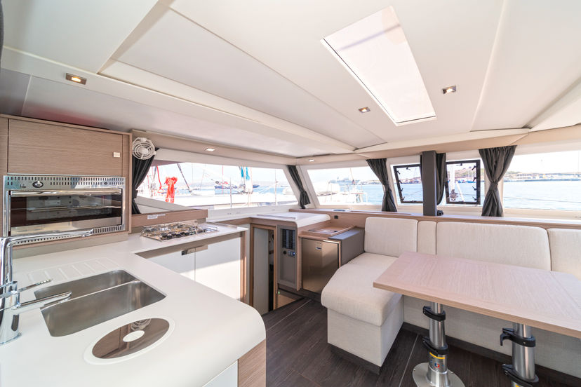 Fountaine Pajot 40 First Step