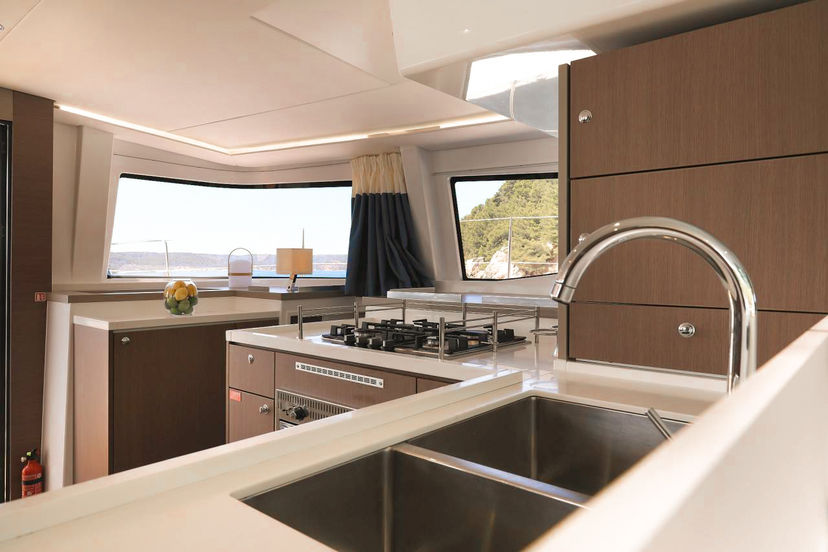 Bali Catamarans 4.8  Luna