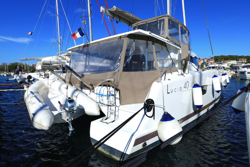 Fountaine Pajot 40 Floreanne