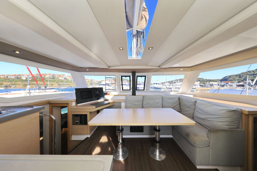 Fountaine Pajot 40 Floreanne