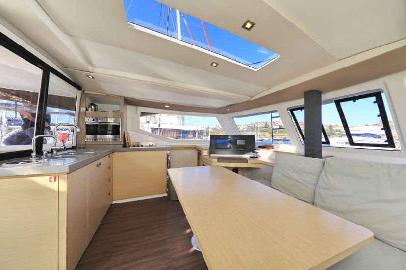 Fountaine Pajot 40 Floreanne