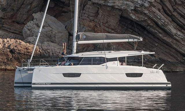 Fountaine Pajot 40 BLUE SERENITY (Air-conditition, gas barbeque, 1 SUP free of charge) 