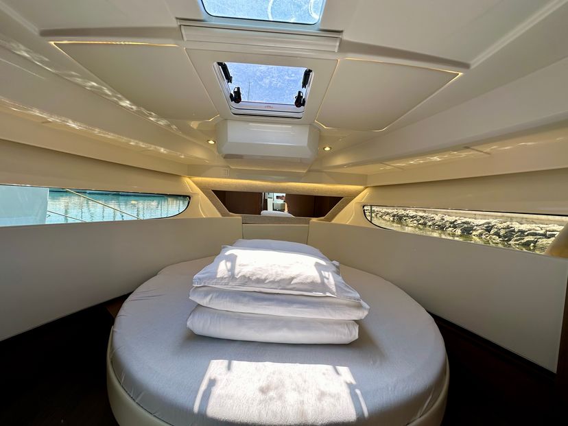 Jeanneau MERRY FISHER 1095 FLY Morska Vila