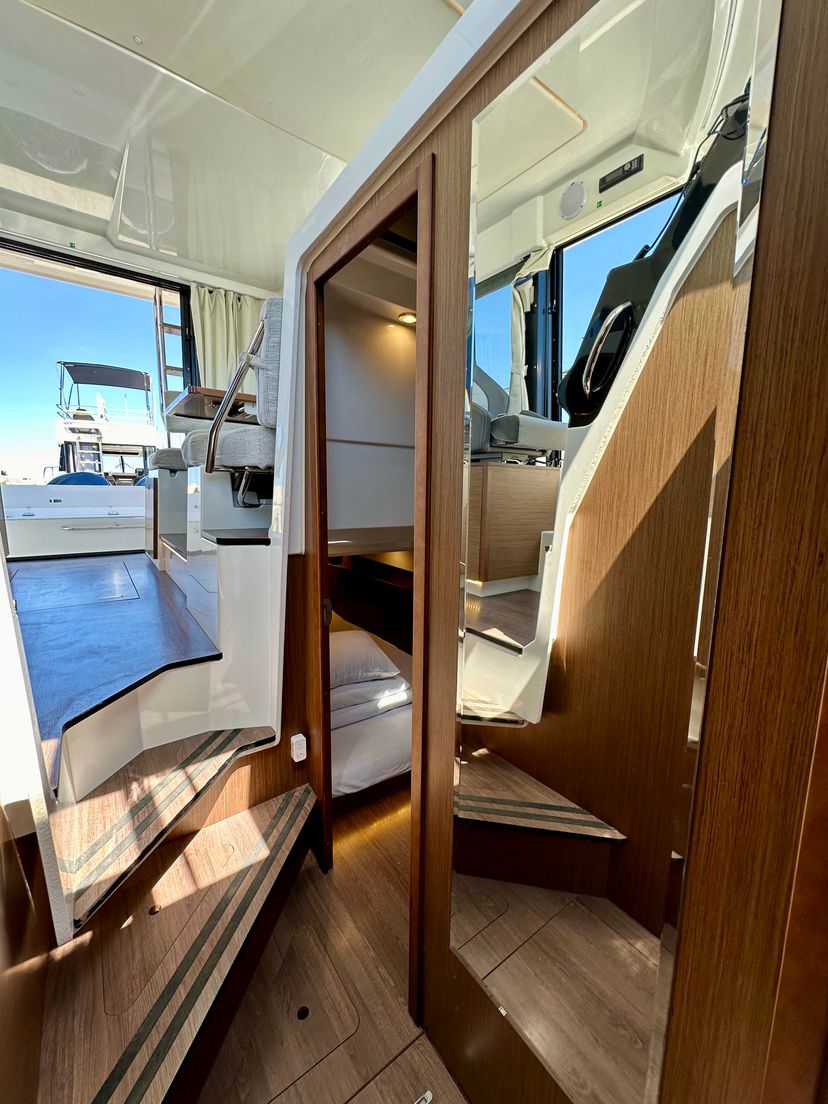 Jeanneau MERRY FISHER 1095 FLY Morska Vila