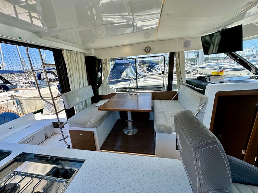 Jeanneau MERRY FISHER 1095 FLY Morska Vila
