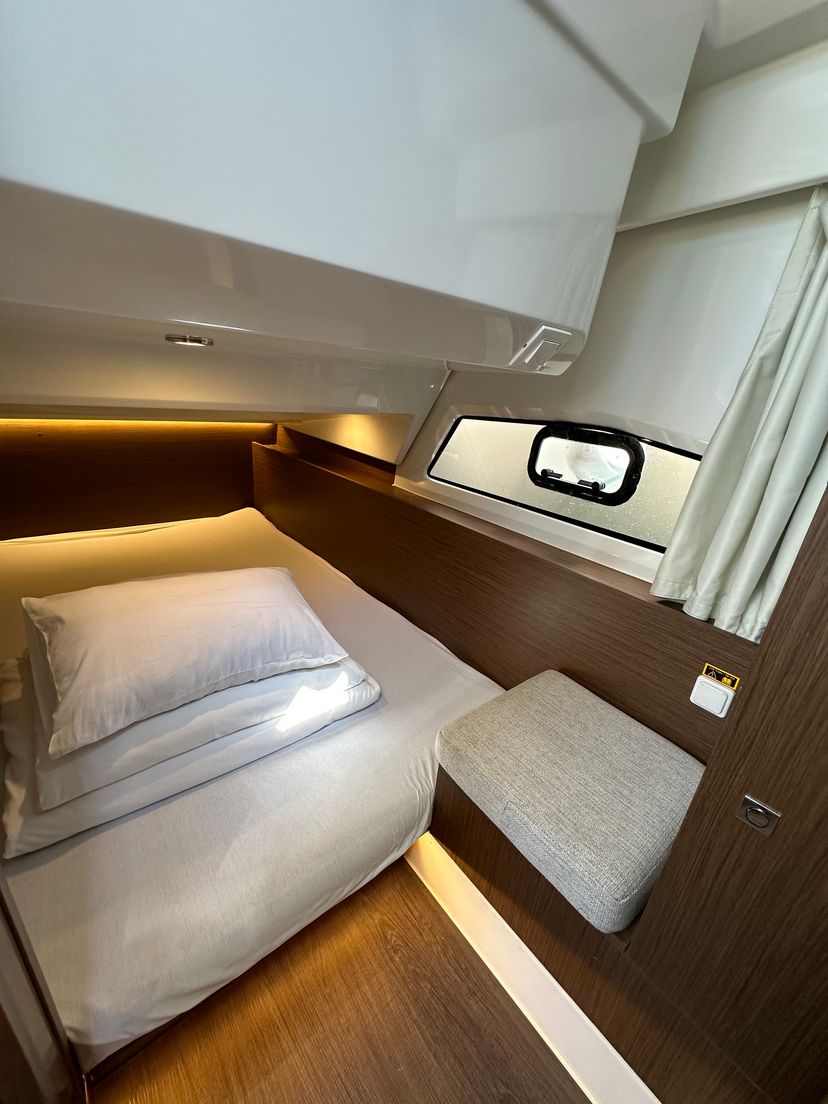 Jeanneau MERRY FISHER 1095 FLY Morska Vila
