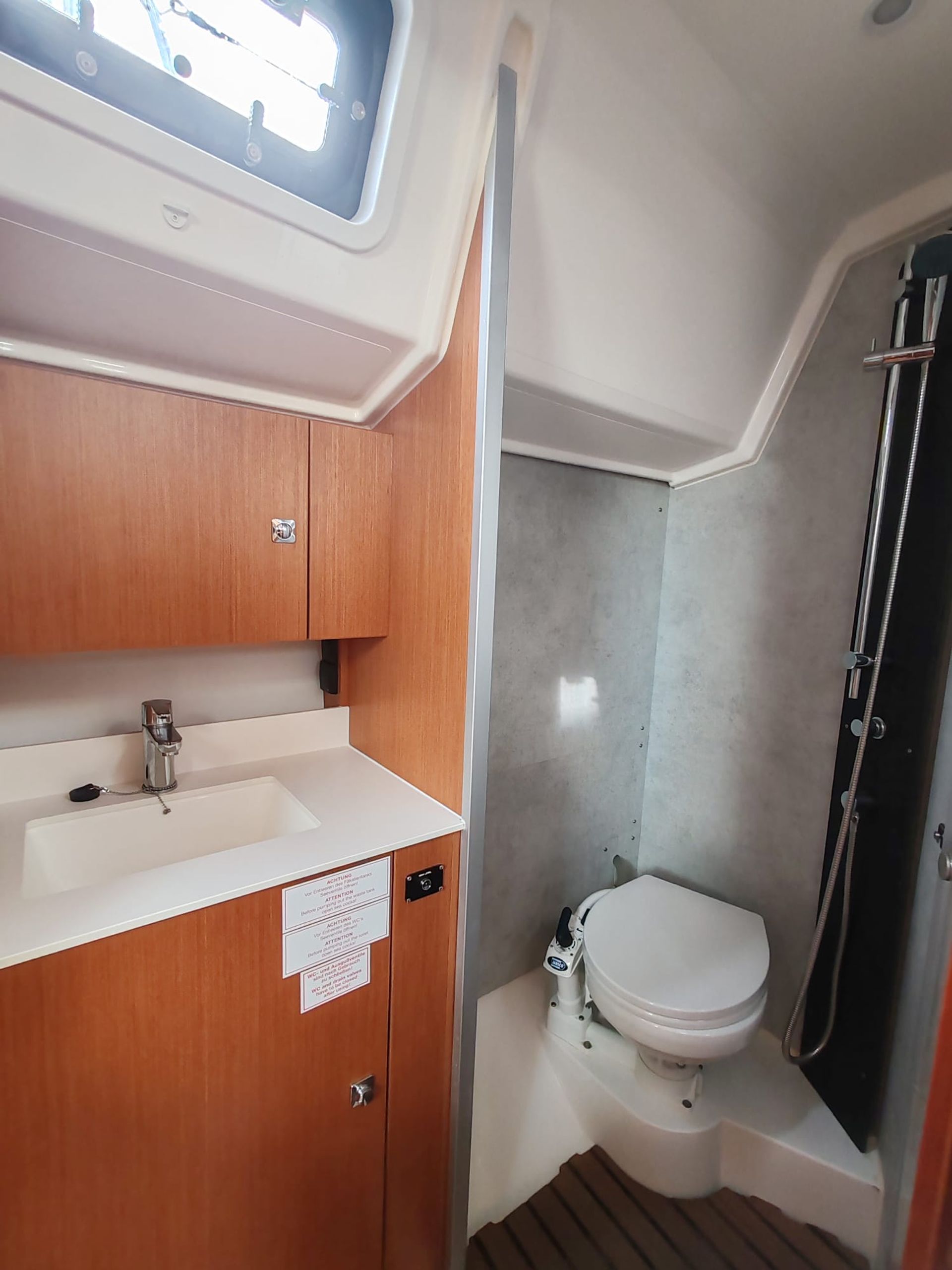 38036641761202111_seaduction_toilet_2.jpg