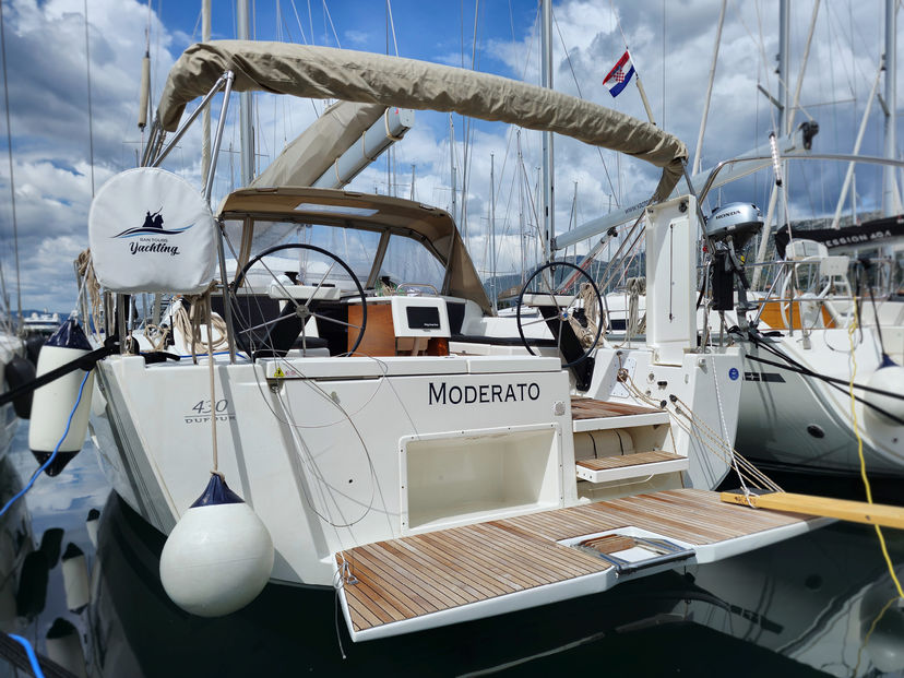 Dufour Yachts 43 Moderato
