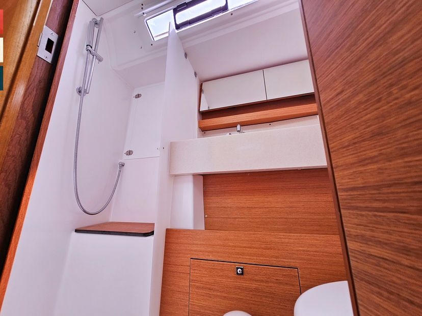 Dufour Yachts 47 Toccata (A/C & gen)