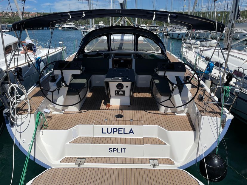 D&D Yachts 54 LUPELA