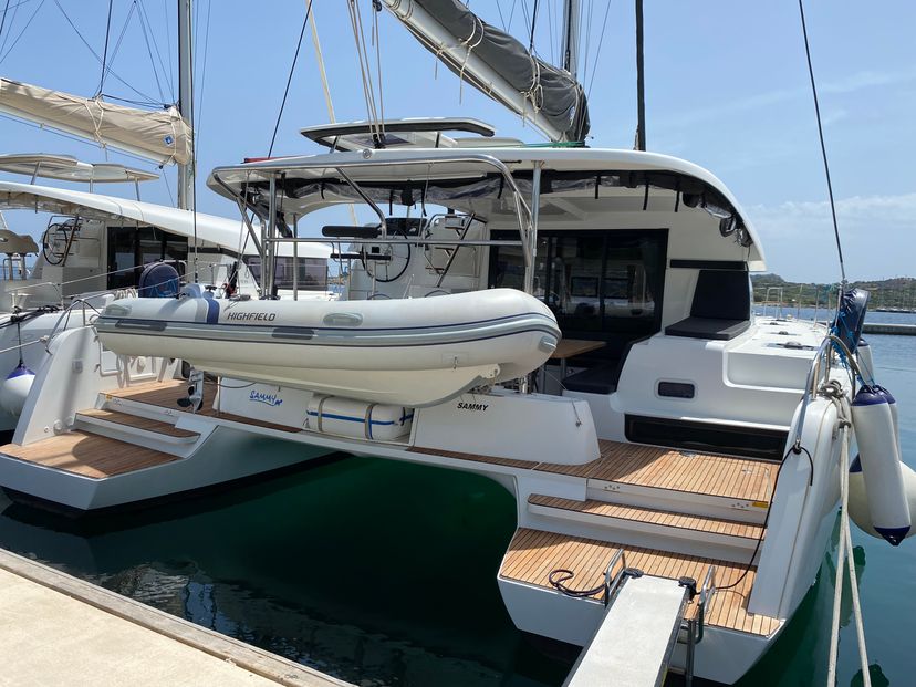 Lagoon 42 Sammy (A/C, WM, Inverter, Generator)