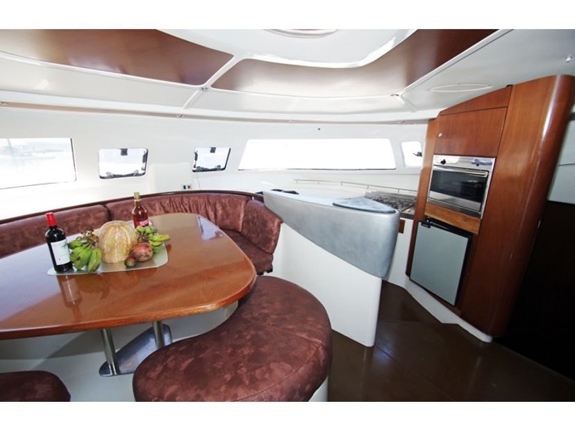 Fountaine Pajot 46 Carlos