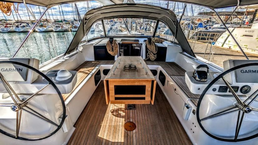 Dufour Yachts EX RAZZMATAZZ 