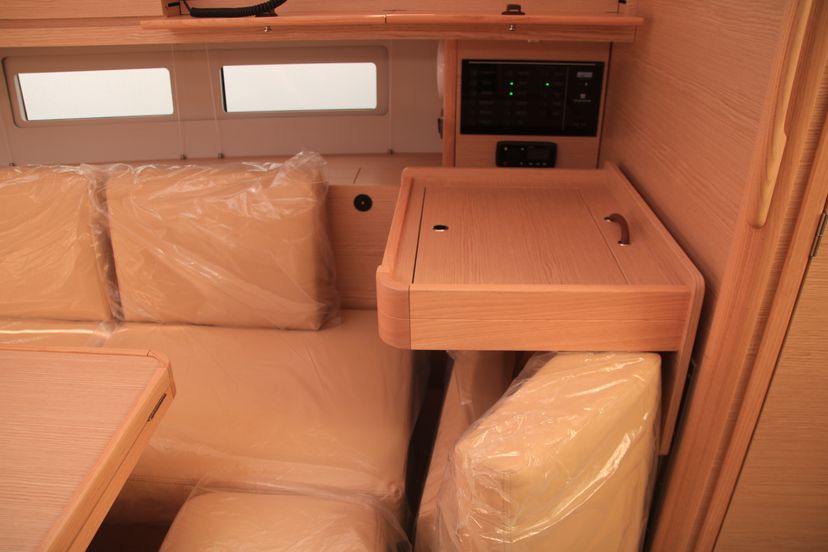 Dufour Yachts GRAND DILI (vers 50hp+Gas Bbq)