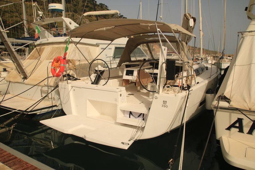 Dufour Yachts GRAND DILI (vers 50hp+Gas Bbq)