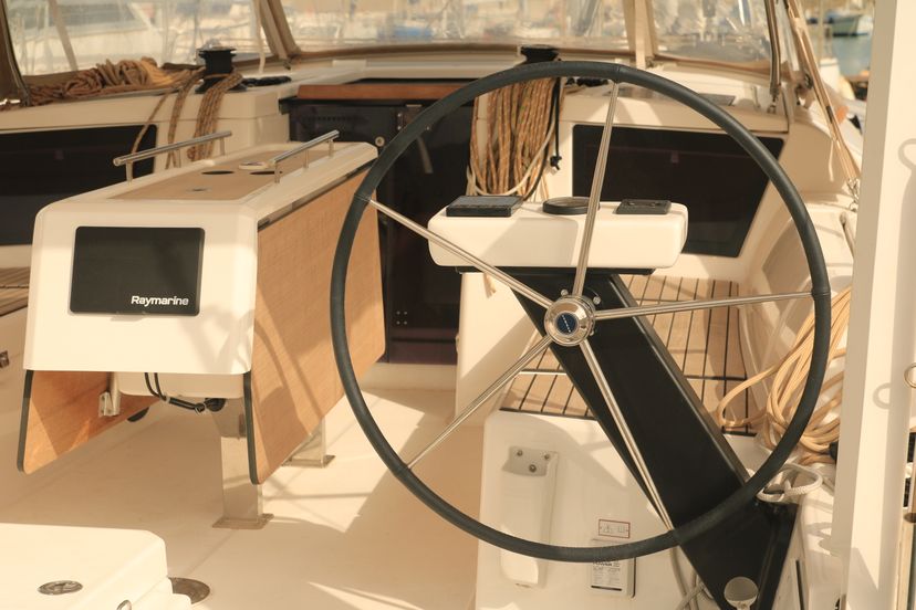 Dufour Yachts GRAND DILI (vers 50hp+Gas Bbq)