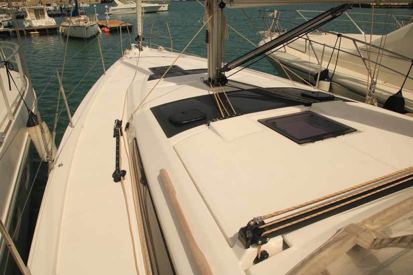 Dufour Yachts GRAND DILI (vers 50hp+Gas Bbq)