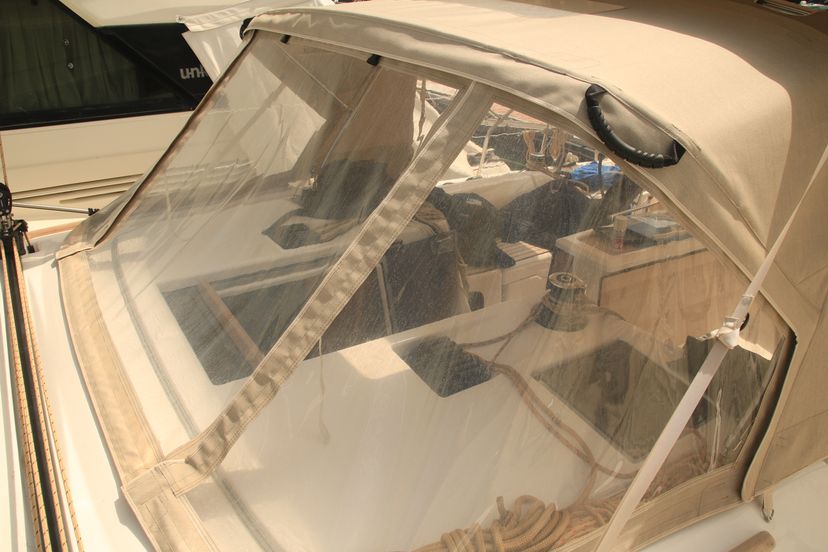 Dufour Yachts GRAND DILI (vers 50hp+Gas Bbq)