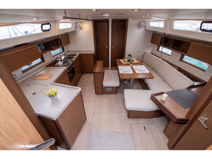 Beneteau OCEANIS 46.1 July