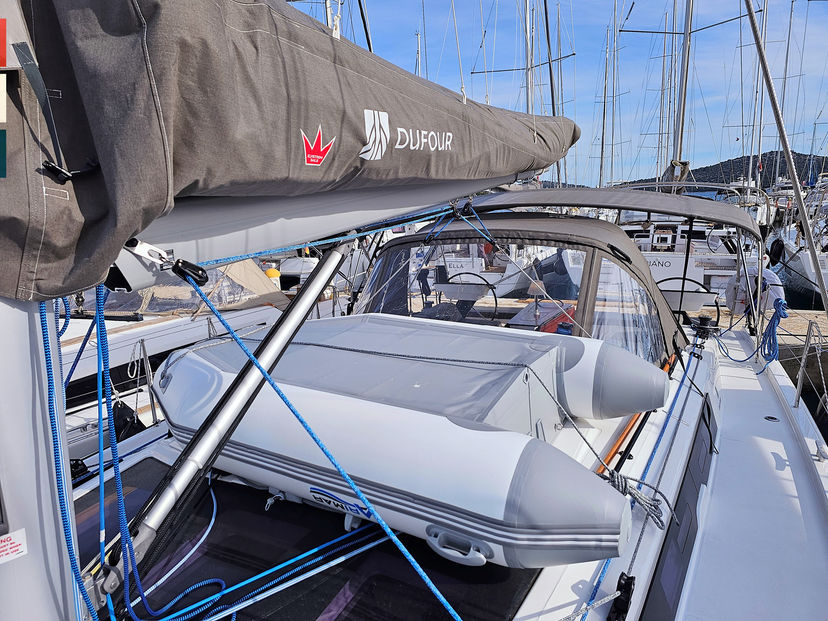 Dufour Yachts 41 Ava (A/C & gen)