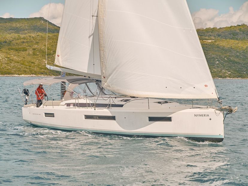 Jeanneau 40 Nymeria | Water-maker, Solar Panel, Teak Cockpit