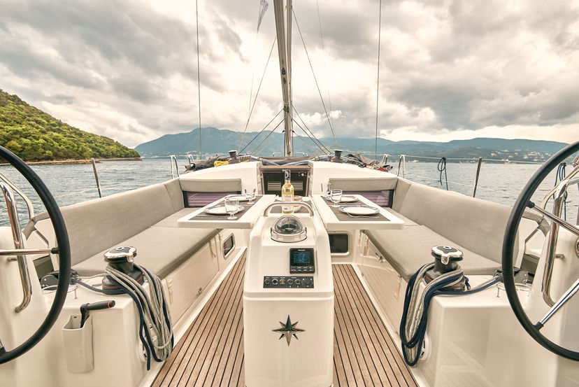 Jeanneau 40 Nymeria | Water-maker, Solar Panel, Teak Cockpit