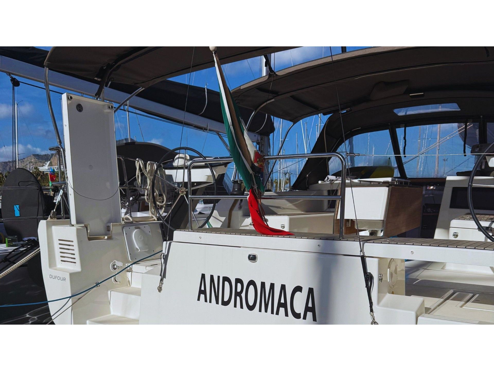 4040211772007771_Foto_Andromaca_cockpit.jpg