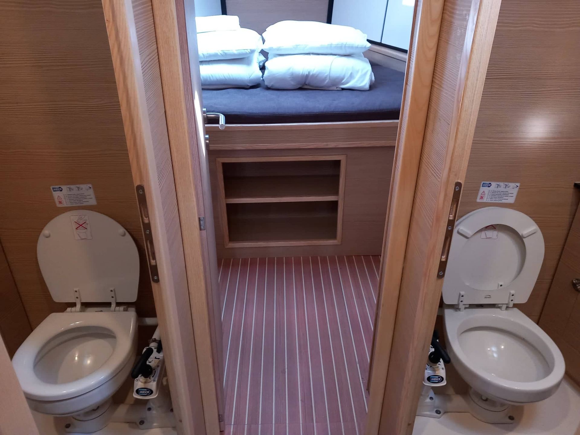 41281101621500126_Katharina_-_interior_-_bathroom_I__II.jpg