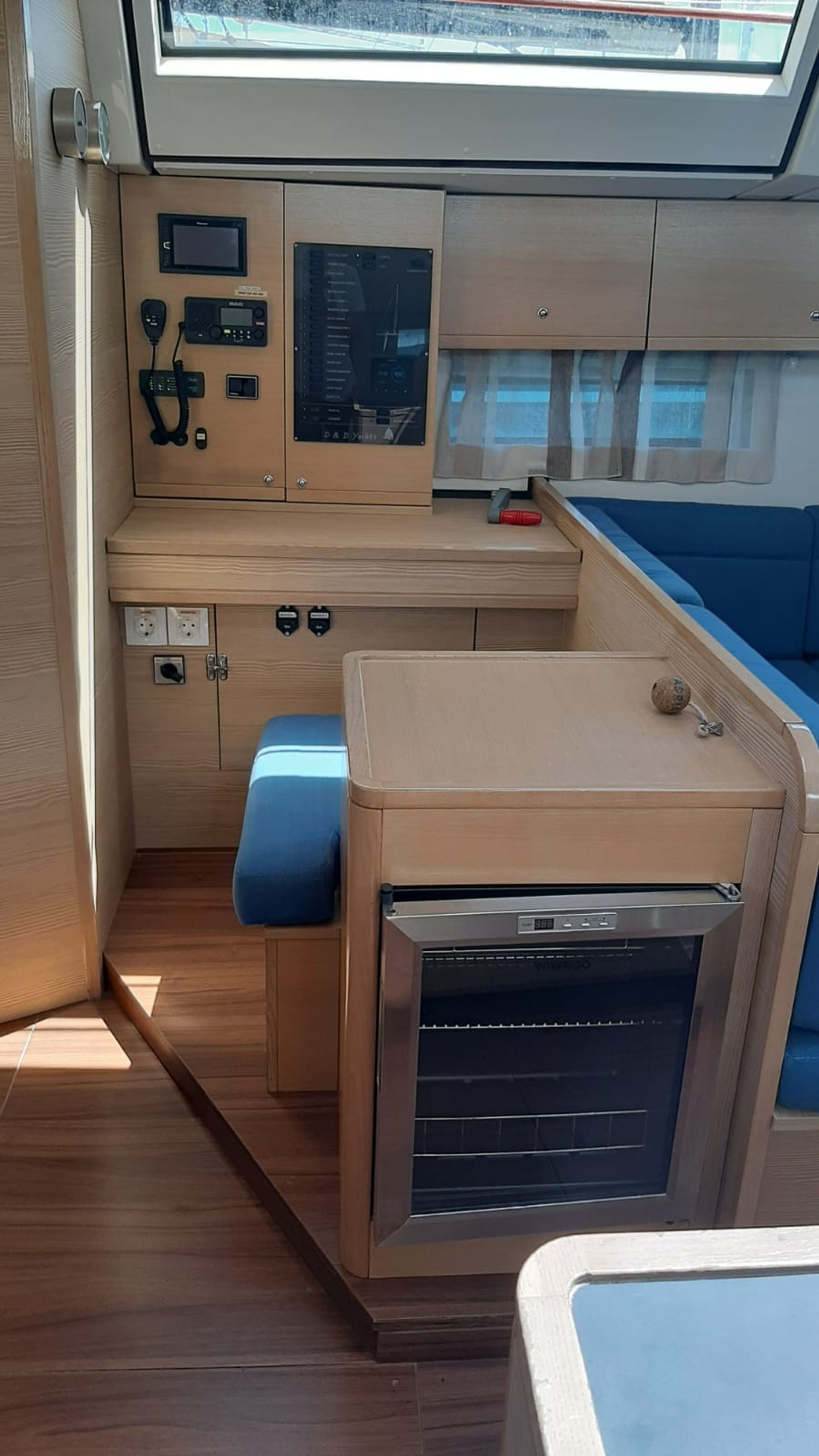 41324901340400126_Adriatic_Expert_-_interior_-_skiper_table.jpg