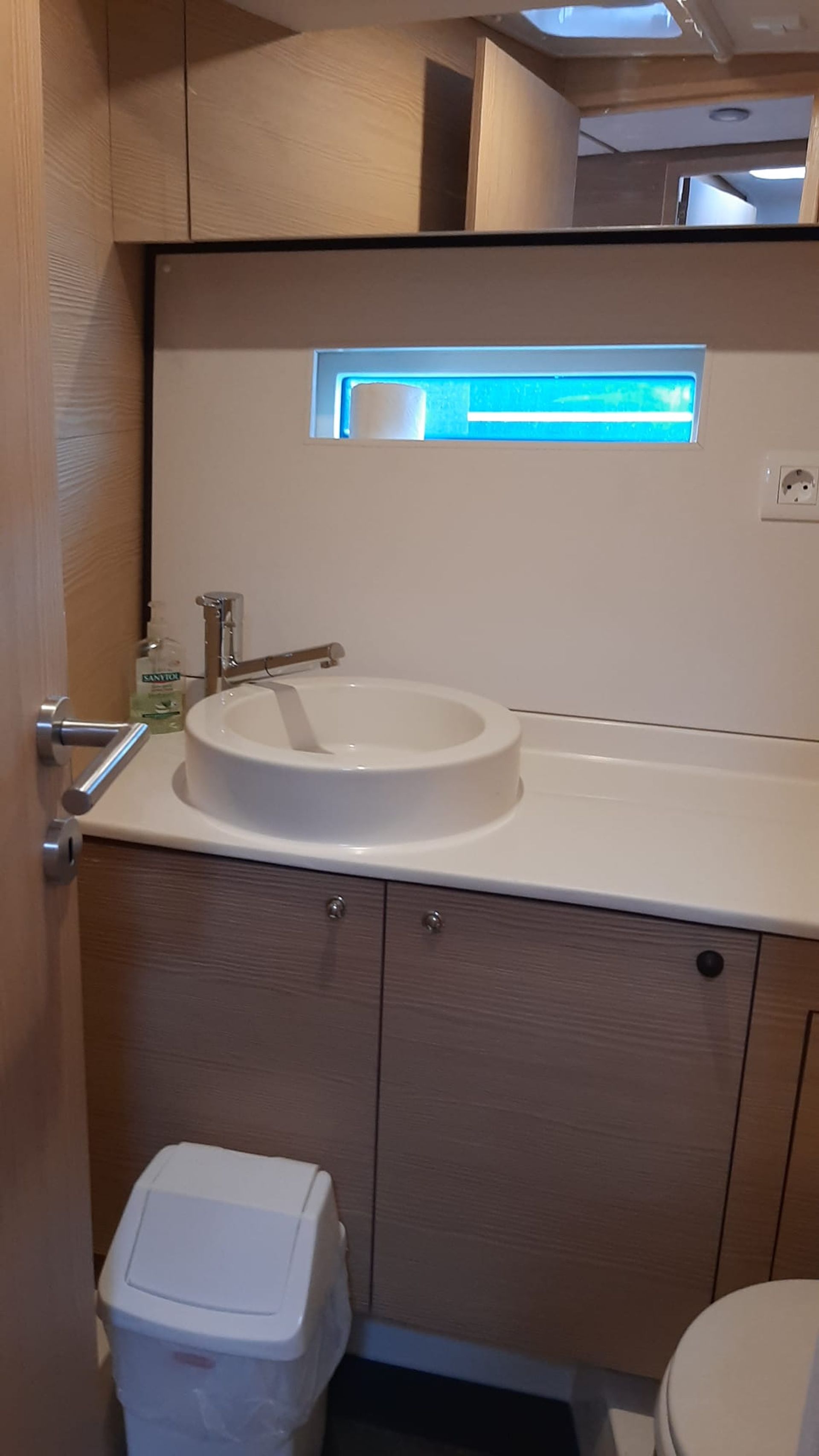 41372111340400126_Chablies_-_interior_-_bathroom_I.jpg