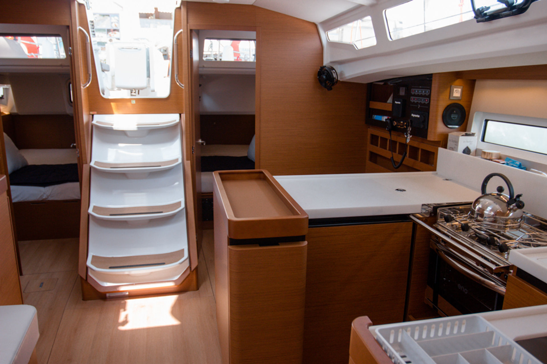 4177901367803541_Calypso-2022-galley.jpg