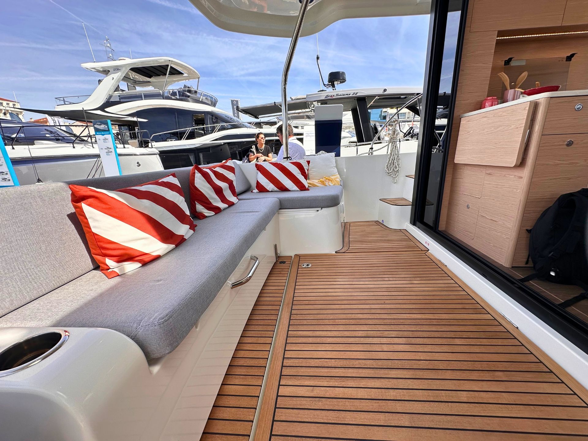 42093841623100174_Swift-Trawler-41-fly-00016.jpg