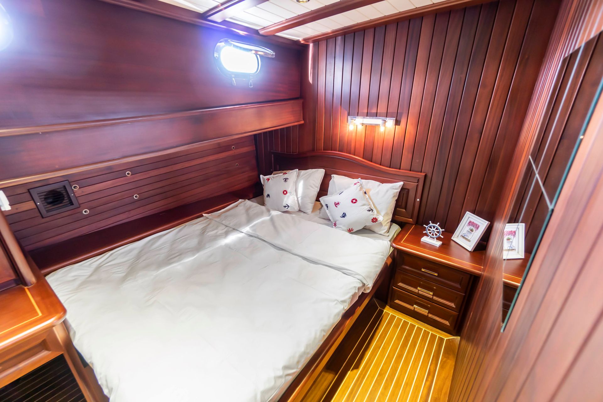 4218300827003627_DOUBLE_CABIN-01.jpg