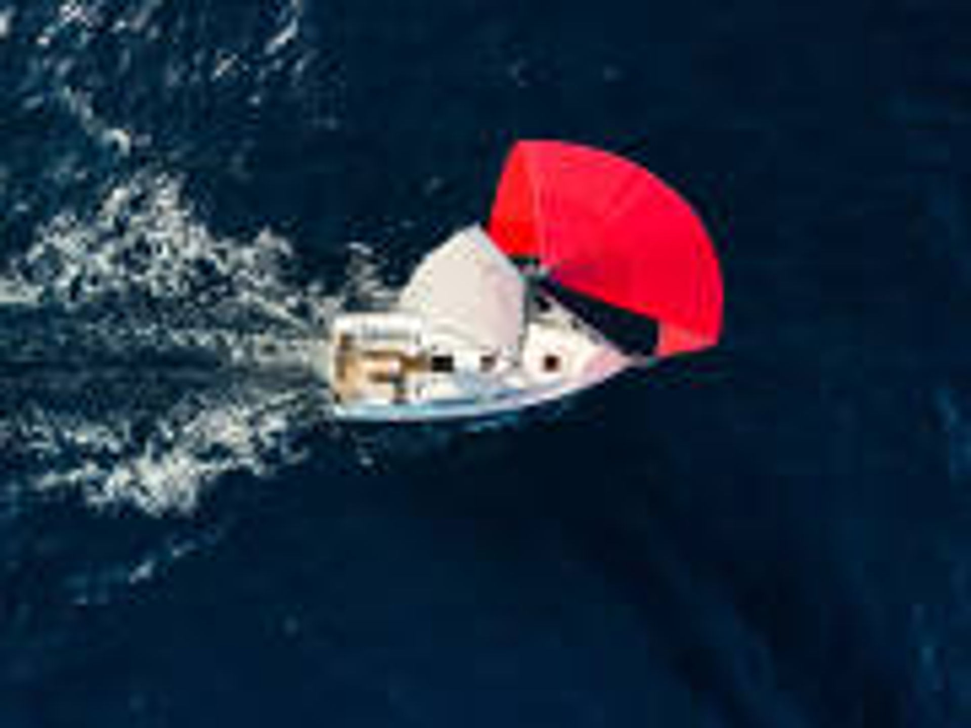 42396830972900172_Oceanis34-1_sailing6.jpg