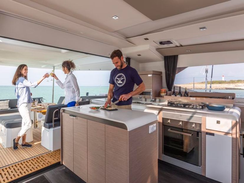 Fountaine Pajot 51 COSMOS