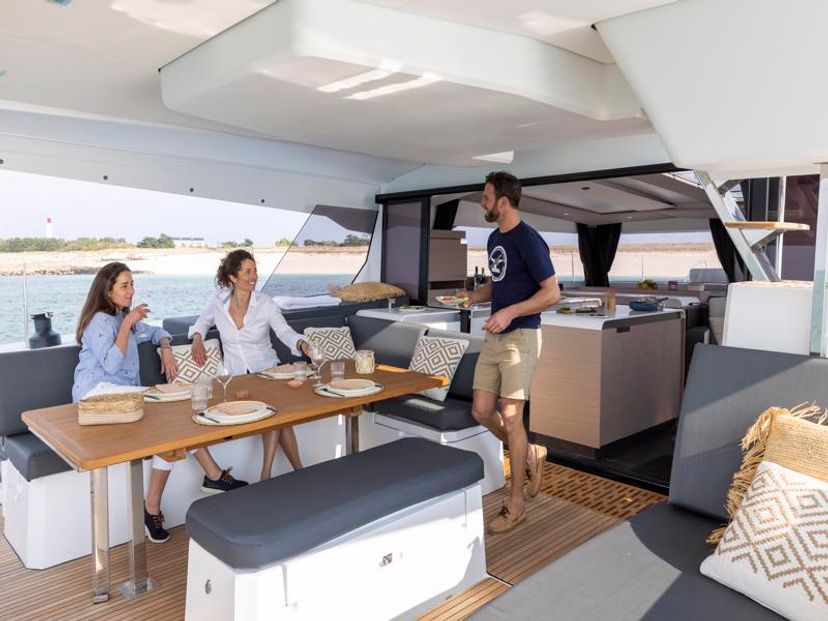 Fountaine Pajot 51 COSMOS