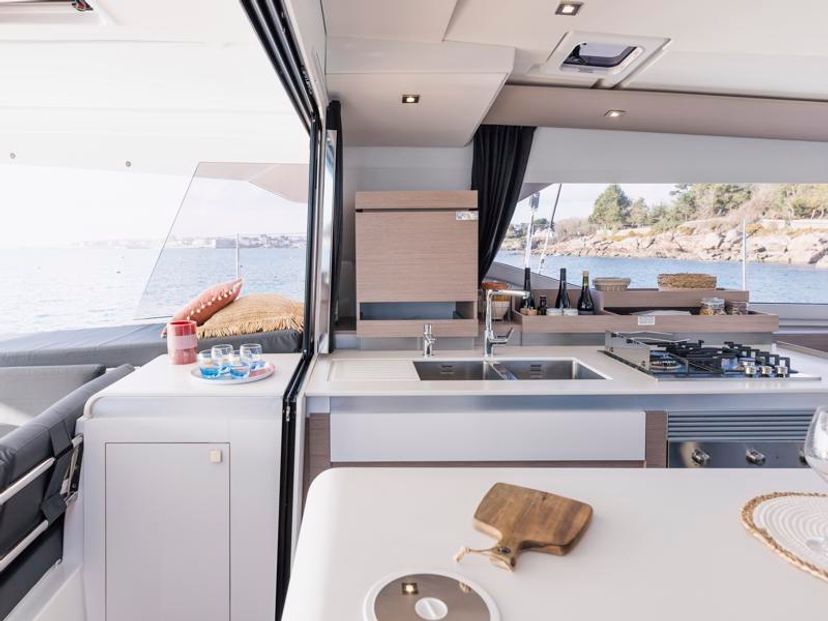 Fountaine Pajot 51 COSMOS