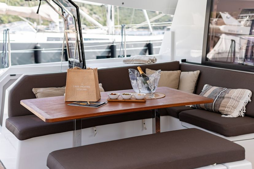 Fountaine Pajot 47 EQUINOX