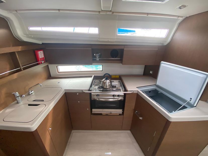 Beneteau 40 AMPELI 