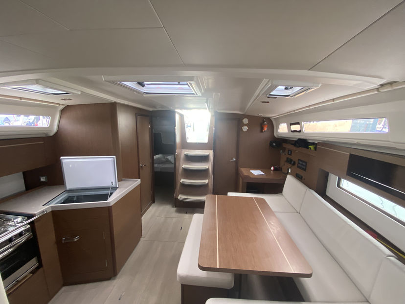 Beneteau 40 AMPELI 
