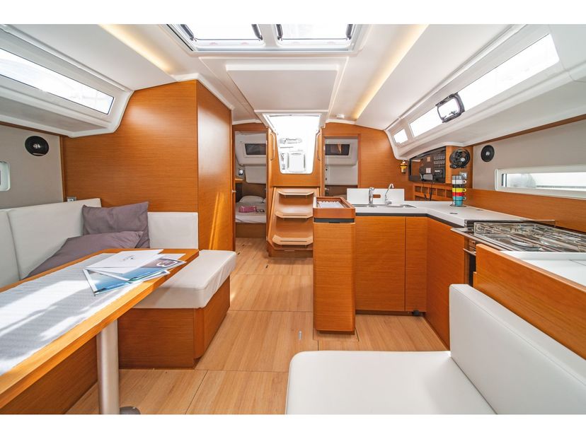 Jeanneau 410 Aella