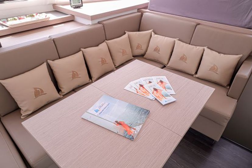 Fountaine Pajot 42 Lalena (WM - A/C - Generator)