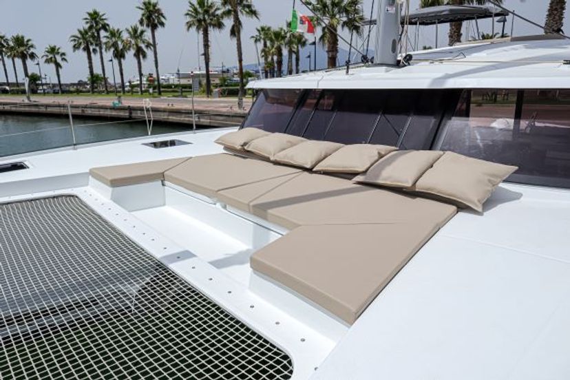 Fountaine Pajot 42 Lalena (WM - A/C - Generator)