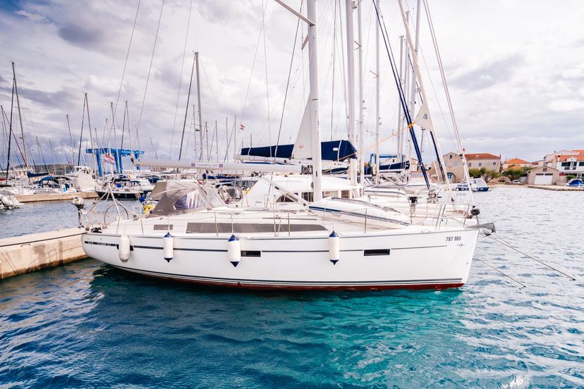Bavaria Yachtbau 37 Blue Tone