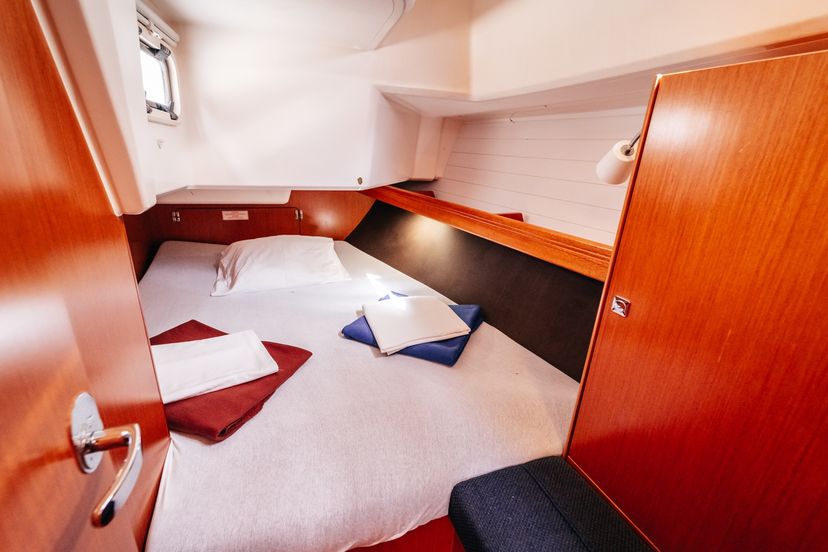 Bavaria Yachtbau 37 Blue Tone