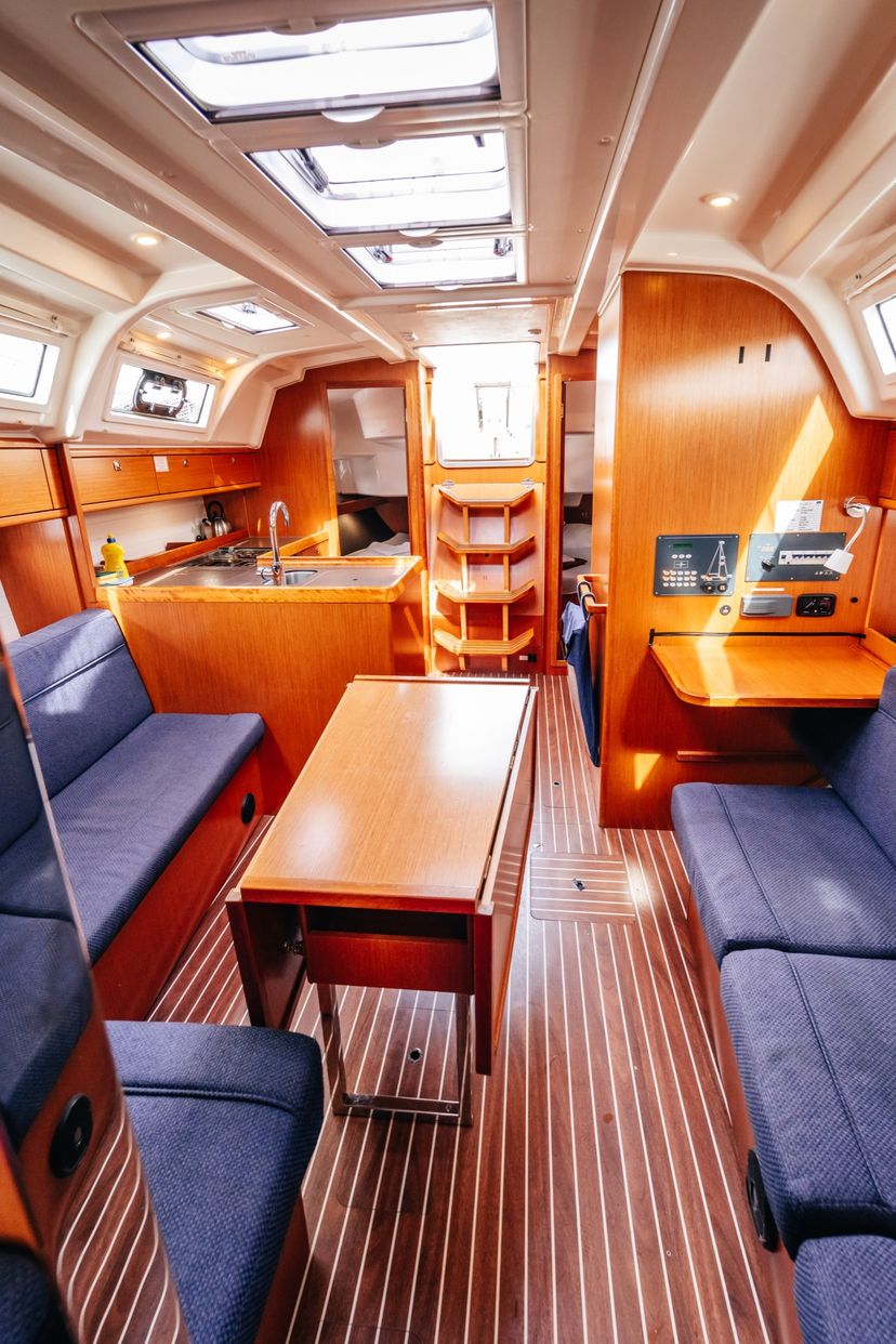 Bavaria Yachtbau 37 Blue Tone